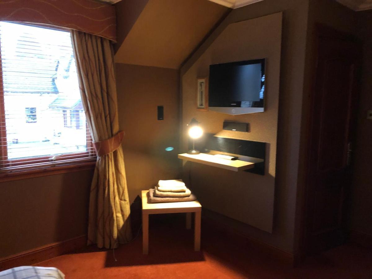 Tranquil Accommodation In A Great Location. Lanark Bagian luar foto