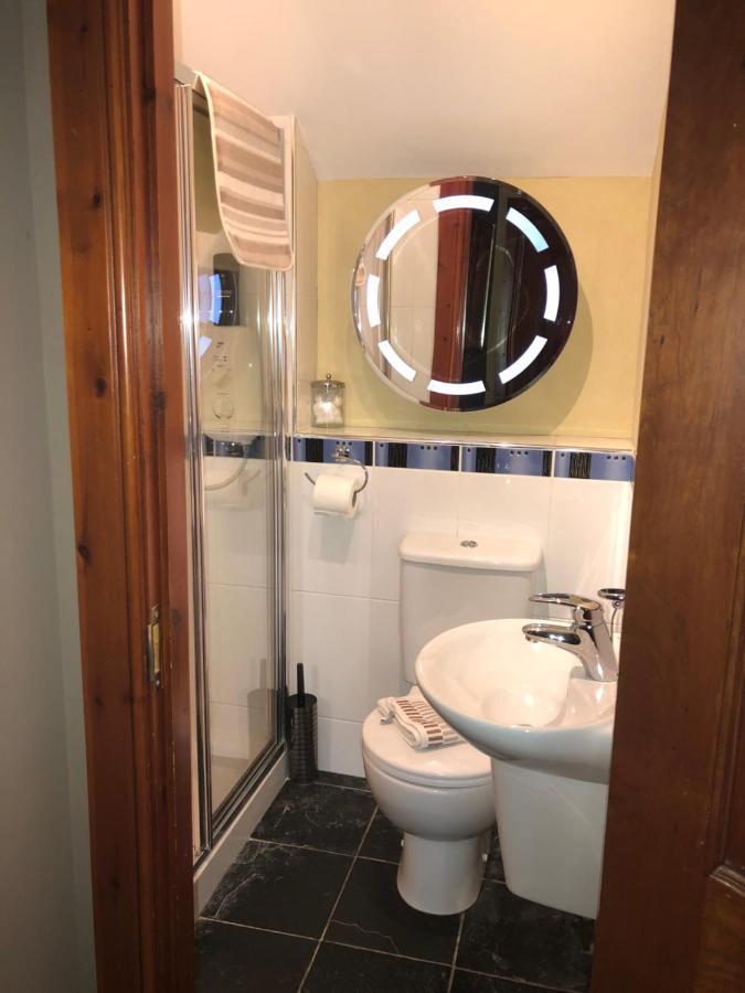 Tranquil Accommodation In A Great Location. Lanark Bagian luar foto