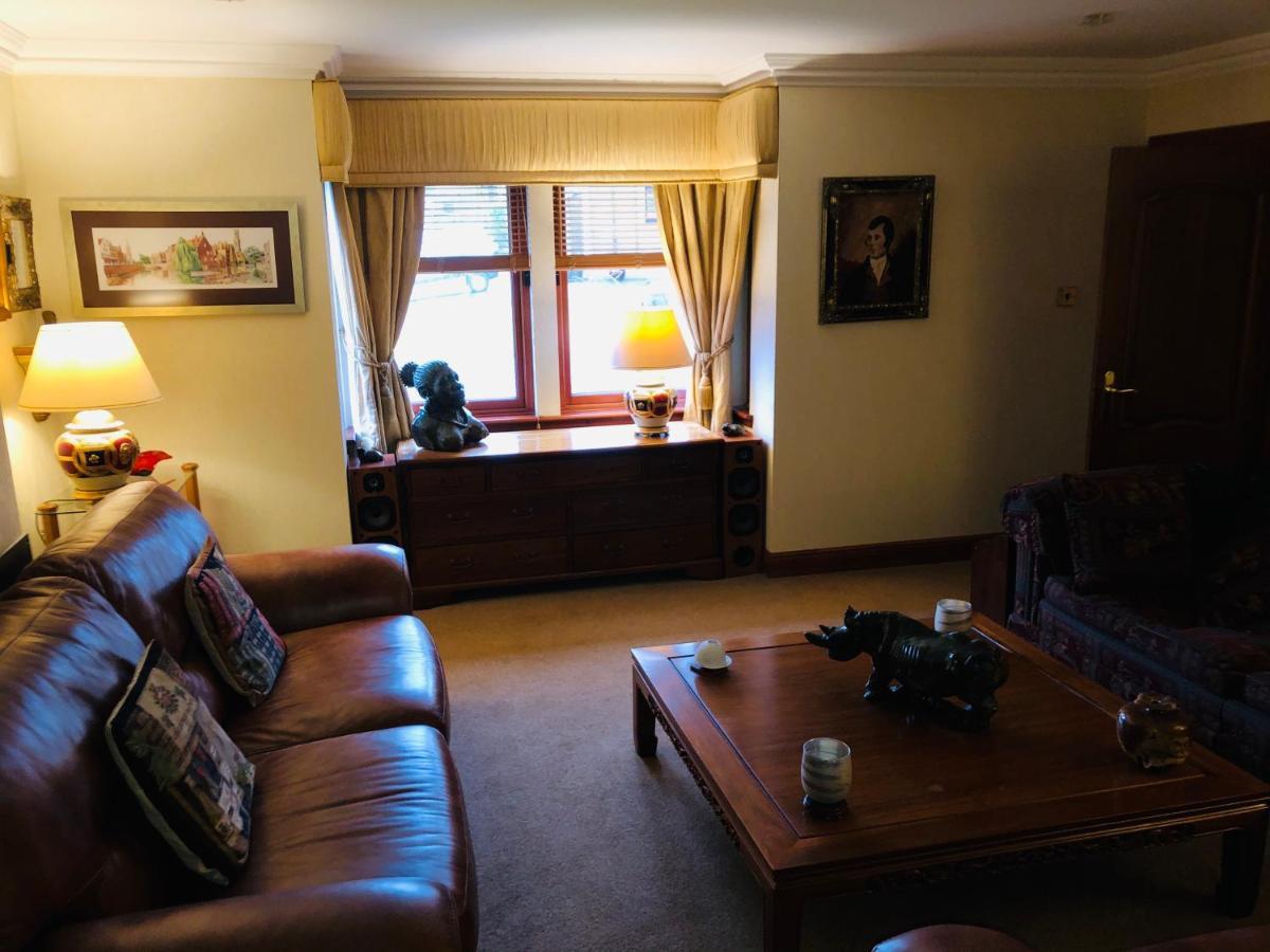 Tranquil Accommodation In A Great Location. Lanark Bagian luar foto