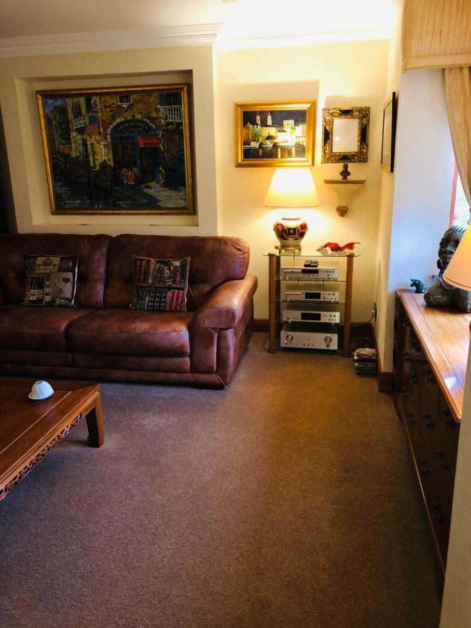 Tranquil Accommodation In A Great Location. Lanark Bagian luar foto